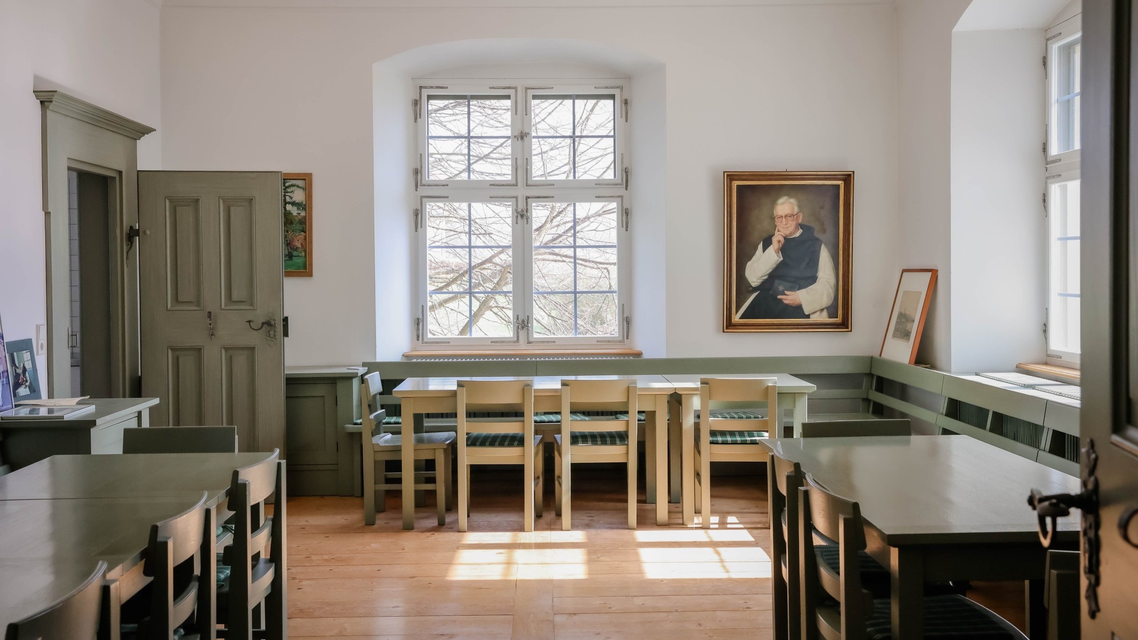 Zimmer mit grünen Möbeln im Schloss