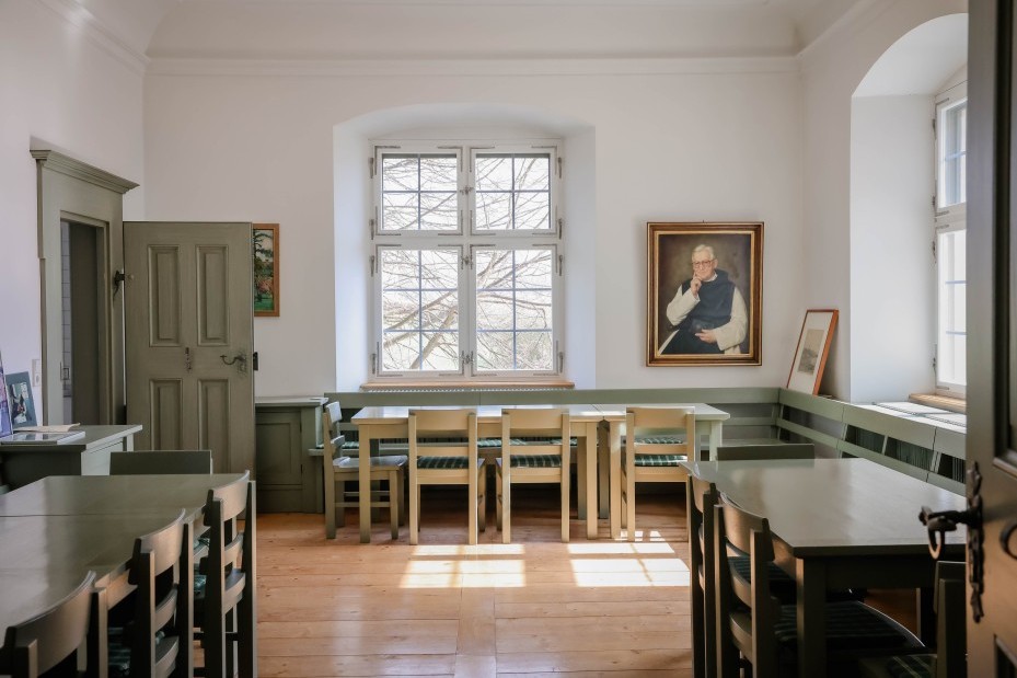 Zimmer mit grünen Möbeln im Schloss