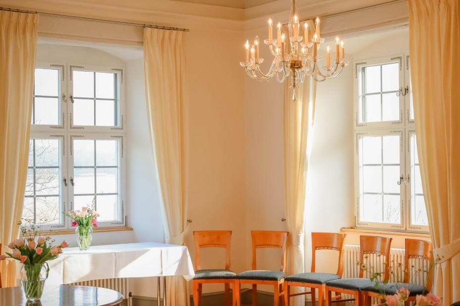 Schloss Saal mit Kronleuchter