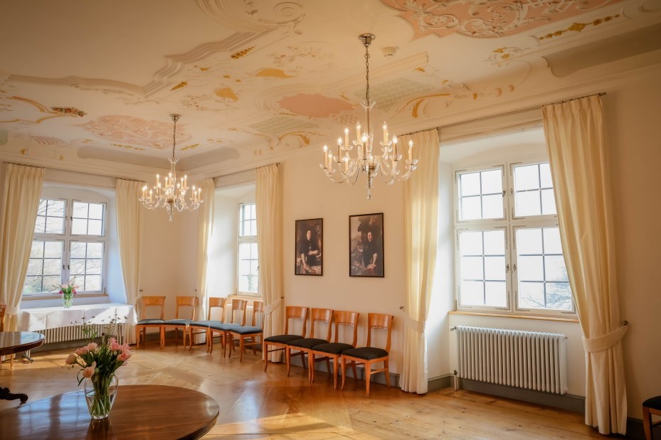 Schloss Saal mit Kronleuchtern